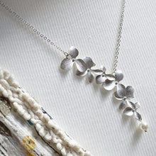 Load image into Gallery viewer, Cxwind Fashion Orchid Flower Pendant Boho Flower Necklace Charm Jewelry For Women Party Dress Accessories Gift